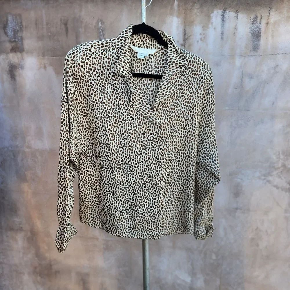 Vintage leopard print blouse made in Hong Kong